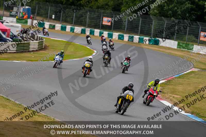 Vintage motorcycle club;eventdigitalimages;mallory park;mallory park trackday photographs;no limits trackdays;peter wileman photography;trackday digital images;trackday photos;vmcc festival 1000 bikes photographs